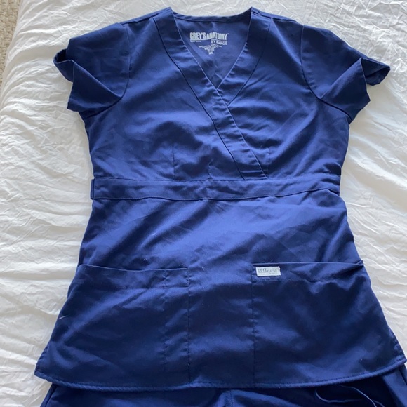 Navy blue Greys Anatomy Scrub pants XSP and XS Top - Picture 4 of 4